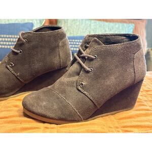 TOMS Brown Suede Lace up Wedge Booties Boots Size 5.5